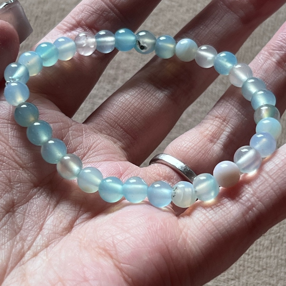 🤍HP🤍 Handmade Elegant Natural 🩵 Blue Sardonyx Stone Beaded Bracelet, Size 7” - Picture 4 of 4